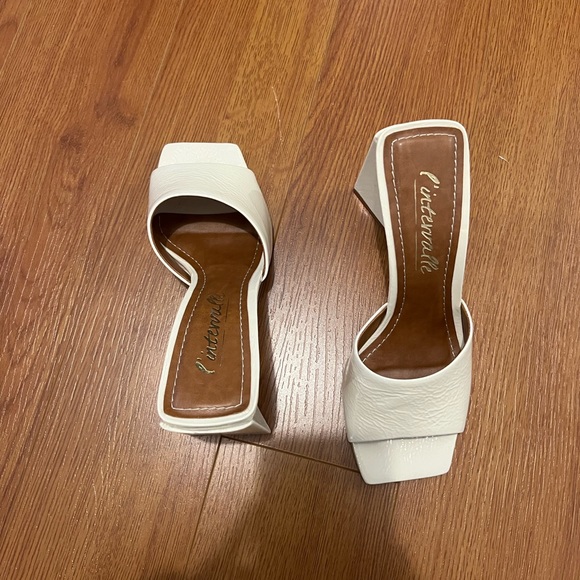 L’intervalle cream heels - Picture 3 of 5